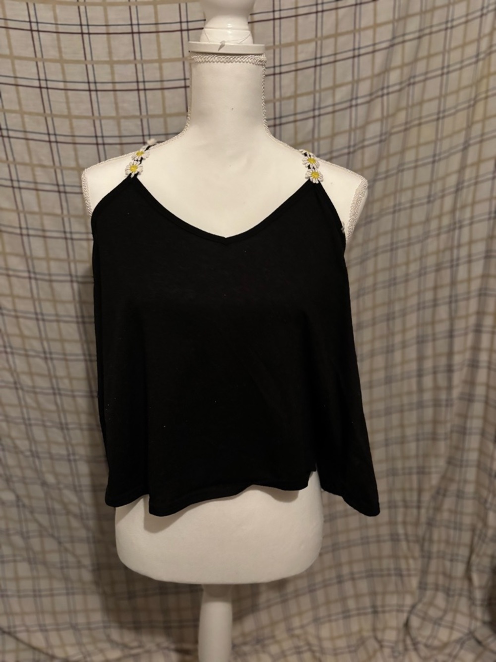 Women's Black Daisy-Embellished Cold-Shoulder Tank Top